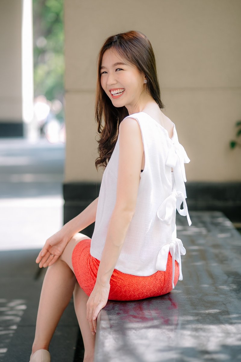 Bowtie back linen crop - 女上衣/長袖上衣 - 其他材質 白色