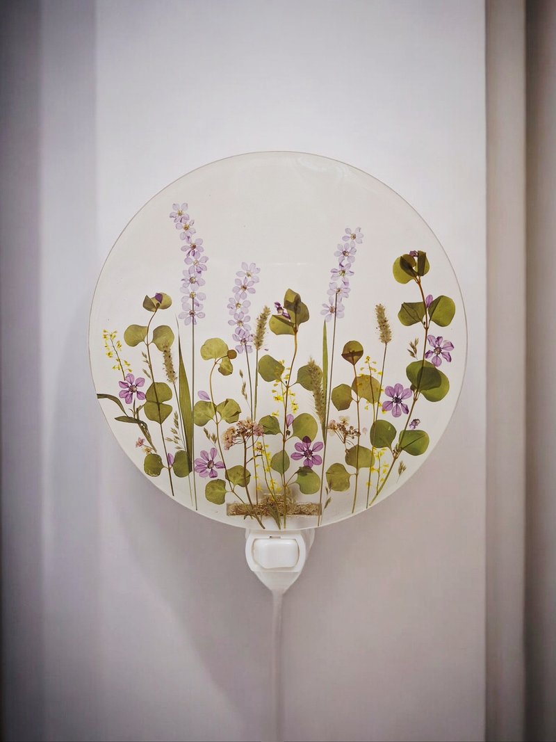 Pressed flower nightlight, Home Decor,Hand craft - โคมไฟ - พลาสติก หลากหลายสี