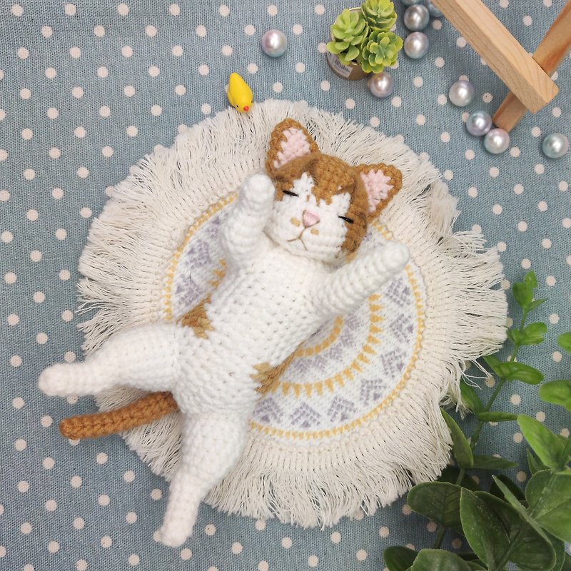 [Ready stock] Sleeping orange and white cat pure handmade crochet doll - Stuffed Dolls & Figurines - Other Man-Made Fibers Orange