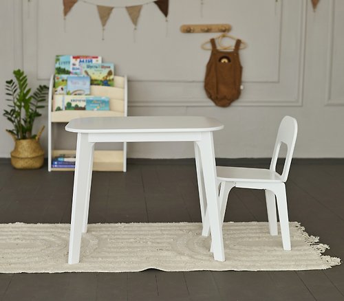 ODEAS 白色木製兒童活動桌和 1 把椅子套裝幼兒桌椅