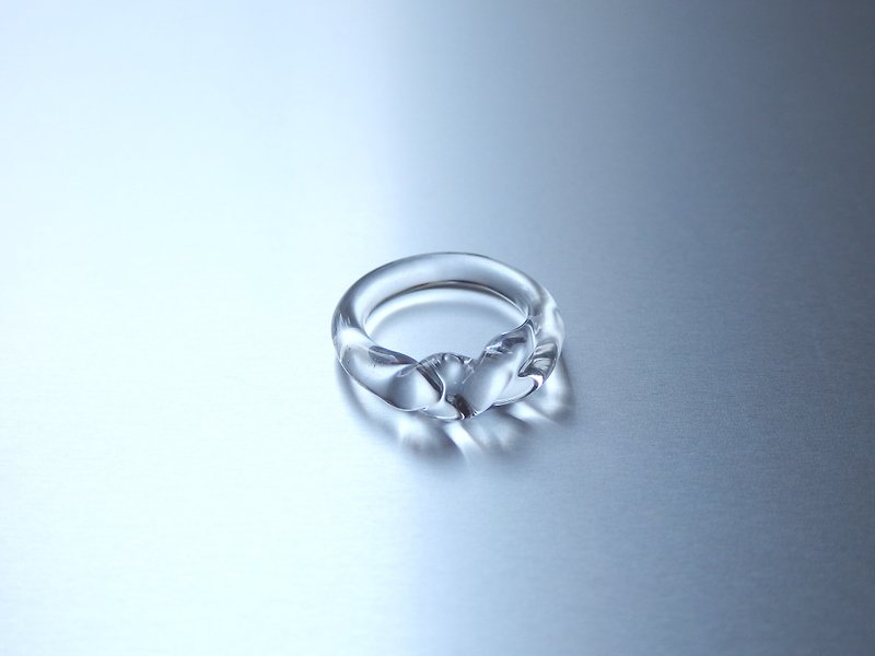 玻璃扭結戒指 Twisted Ring S - 戒指 - 玻璃 透明