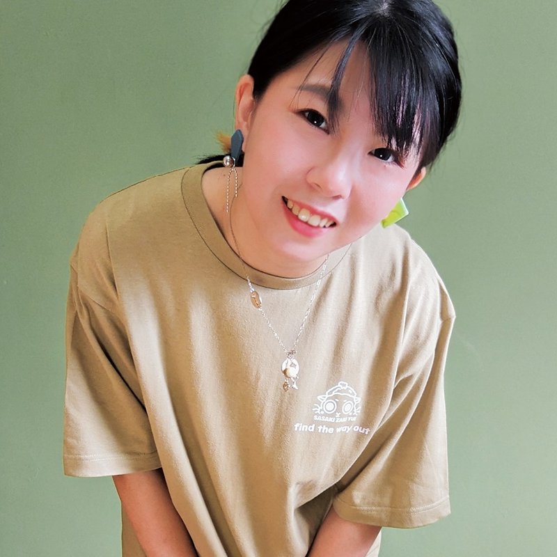 【雙面 圓領棉tee 衣服 -抹茶色】Find the way out. - 女 T 恤 - 棉．麻 綠色