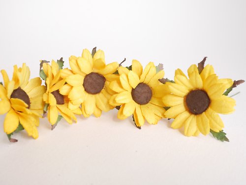 makemefrompaper Paper Flower, 25 pieces DIY small daisy flower size 4.5 cm., yellow color