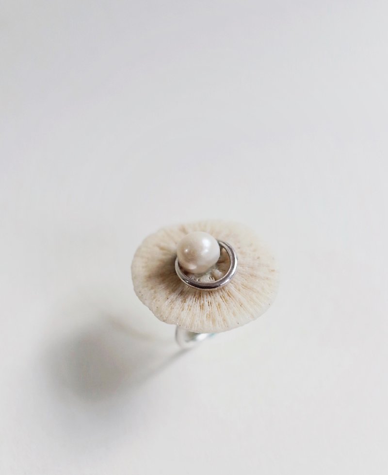 【 月亮 . 珍珠 . 大海 】 - 戒指 - 純銀 白色