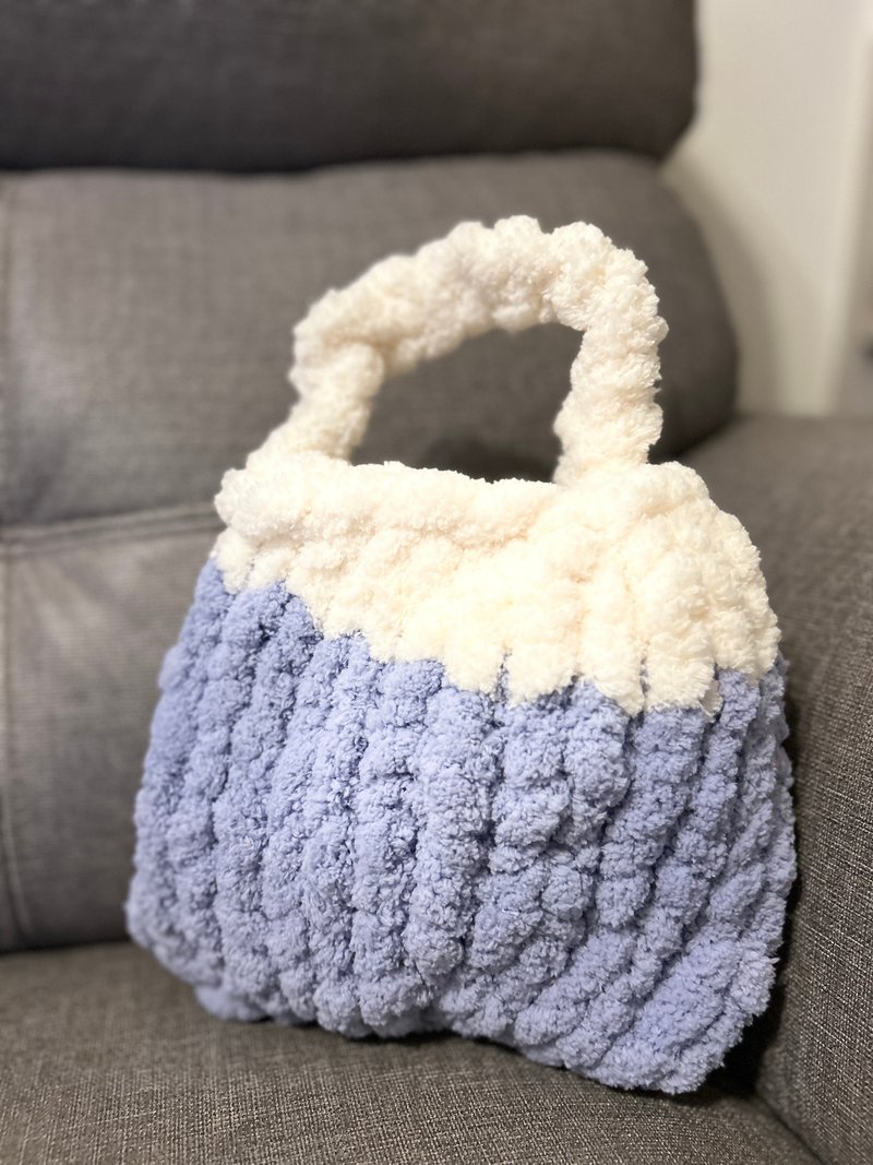 Super healing hand-knitted fur bag baby blue Mount Fuji handbag - Handbags & Totes - Other Materials White