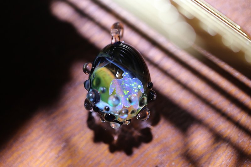 Aurora cosmic turtle pendant - Necklaces - Glass 