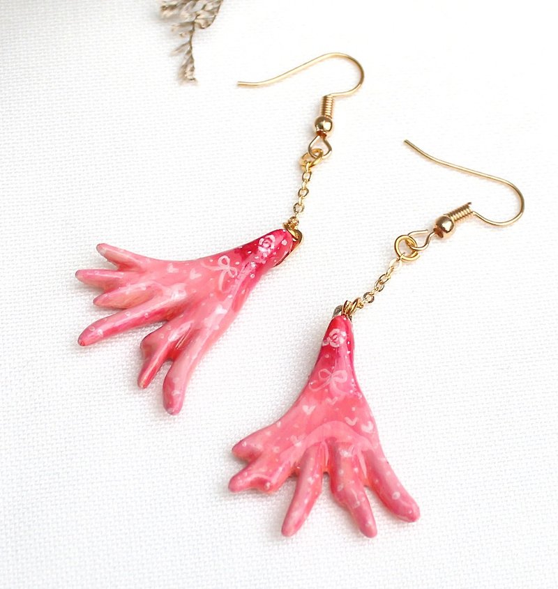 珊瑚粉-鹿角蕨造型 耳環/ 耳夾 /粉紅 - 耳環/耳夾 - 黏土 粉紅色