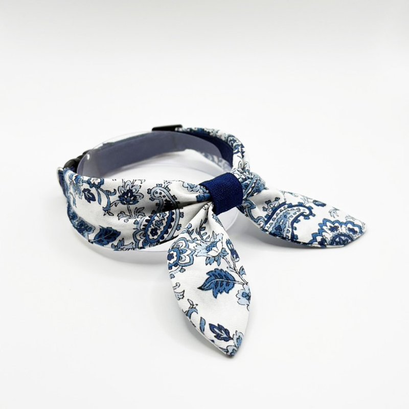 EllaWangDesign Flight Attendants Scarf 寵物 青花瓷 頸圈 - 項圈/牽繩 - 棉．麻 藍色