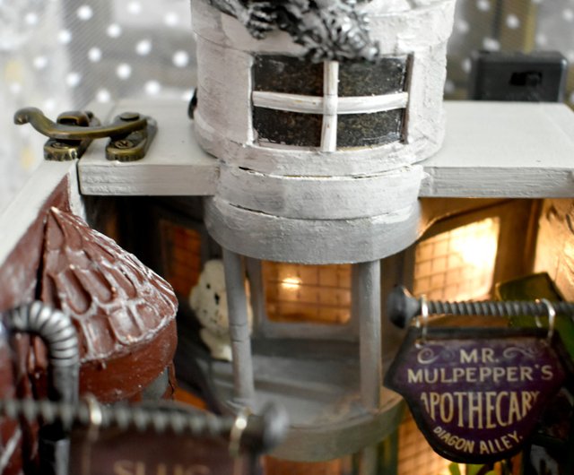 Book nook DIAGON ALLEY insert between books, miniature street - Shop  StudioInteriorS Lighting - Pinkoi