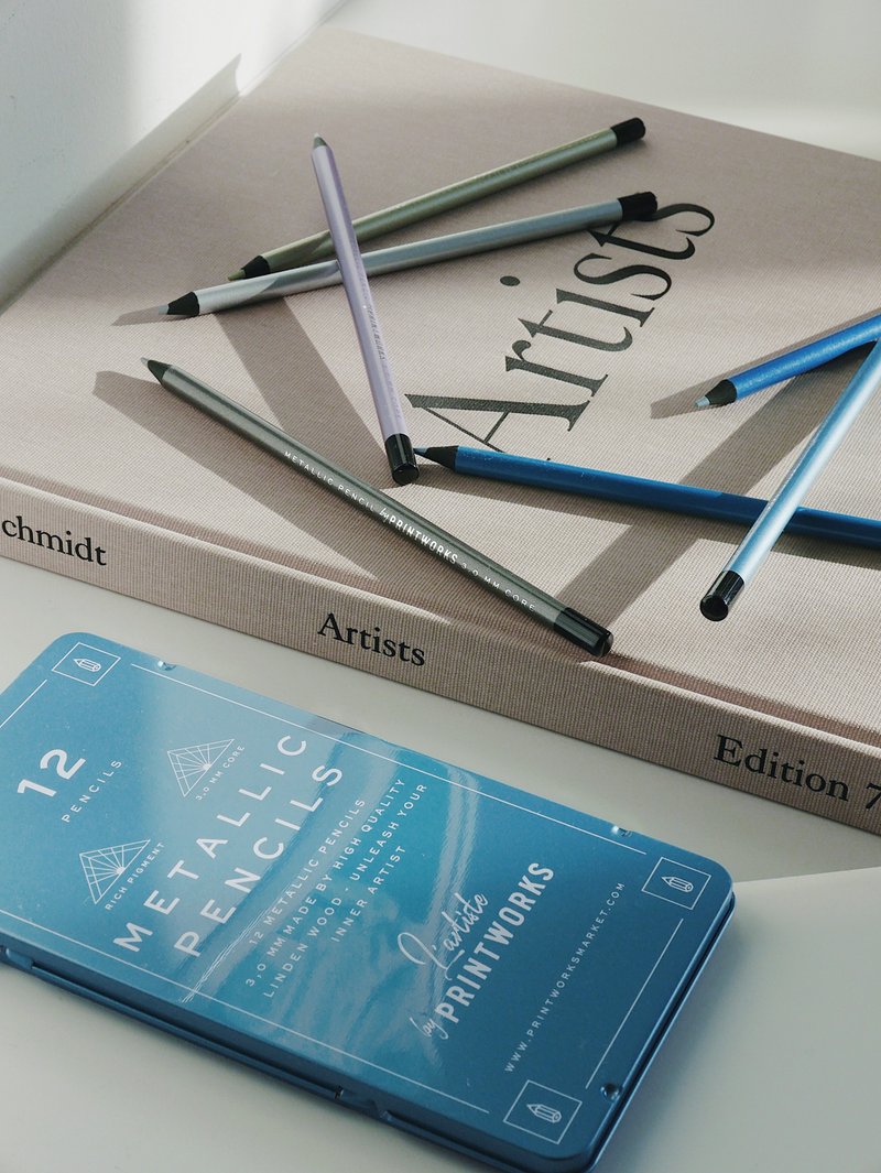 วัสดุอื่นๆ อุปกรณ์เขียนอื่นๆ - 12 Colour pencils - Metallic