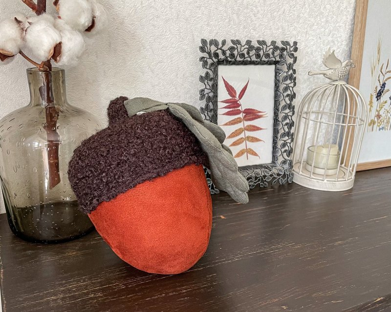 Acorn pillow, Woodland nursery decorative pillow, Stuff acorn toy, Handmade - 枕頭/抱枕 - 環保材質 咖啡色