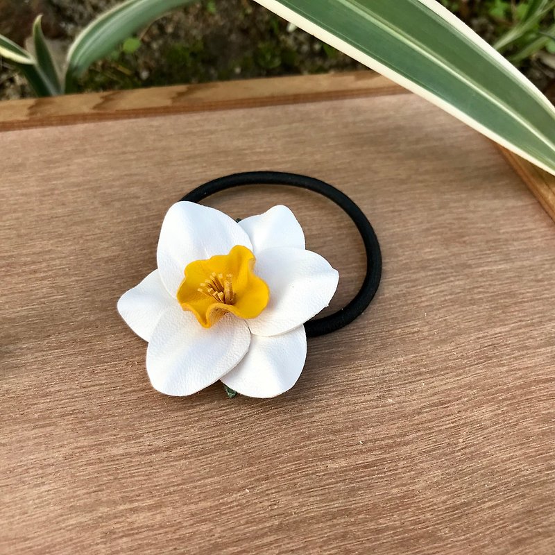 Leather Daffodil Hairband - Hair Accessories - Genuine Leather White