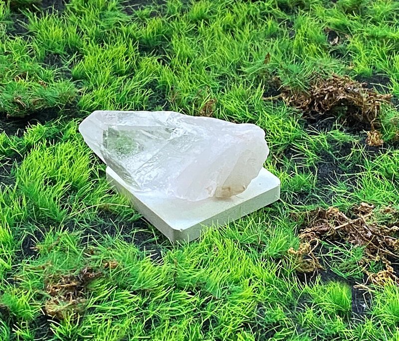 天然原礦能量冰透白水晶柱狀原石 療癒 開運 淨化 能量 擺件 - 擺飾/家飾品 - 水晶 白色
