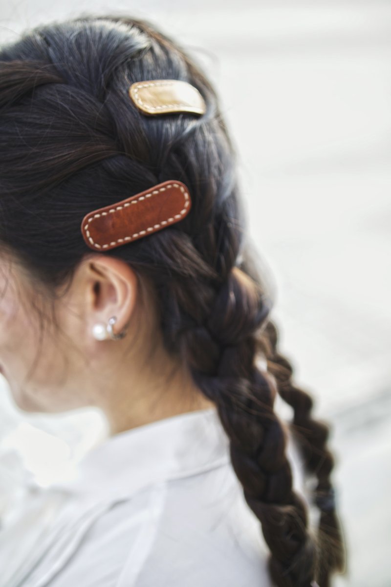 Artisan Leather Hair Clip - เครื่องประดับผม - หนังแท้ 