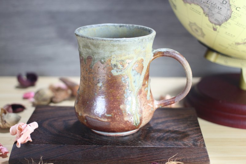[Good gift] 340ml hand-thrown mug coffee cup slow fire elegant style Xu Tingjia life pottery - แก้วมัค/แก้วกาแฟ - ดินเผา 
