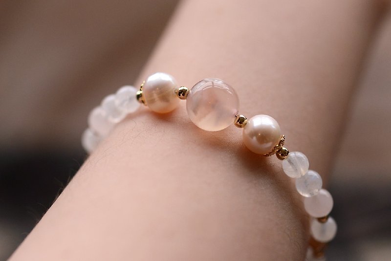 [Shenshan Crystal Mine] Cherry Blossom Agate Pearl Moonlight Pink Crystal Bracelet - Bracelets - Crystal Pink