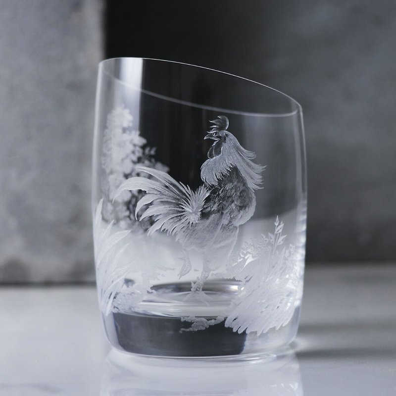 300cc【生肖雞】中國畫風 Eva Solo丹麥14度比薩斜口手工威士忌杯 - 酒杯/酒器 - 玻璃 灰色