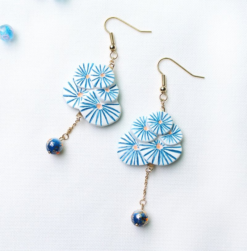 Handmade fireworks earrings (Blue) - ต่างหู - ดินเหนียว สีน้ำเงิน