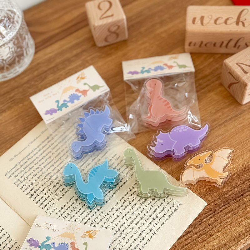 Six dinosaur-shaped Acrylic magnetic clips - แม็กเน็ต - อะคริลิค 