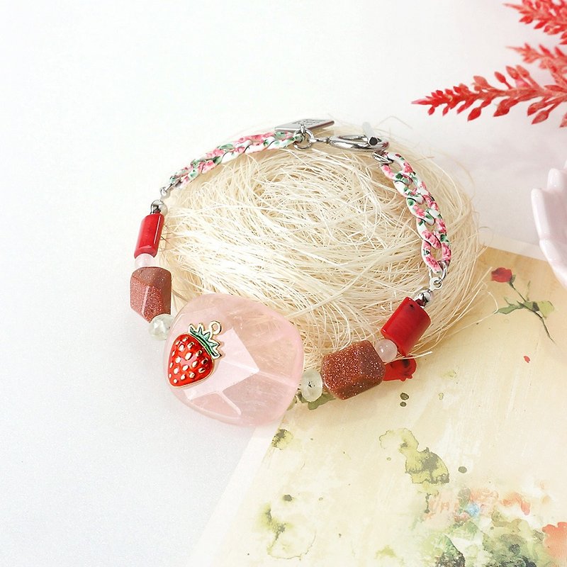 Big Rose Quartz Gemstone with Strawberry Charm Bracelet - สร้อยข้อมือ - คริสตัล สึชมพู