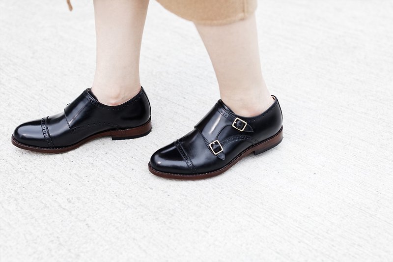 Double Strap Crossed Zigzag Double Buckle Monk Shoes Classic Black - รองเท้าหนังผู้หญิง - หนังแท้ สีดำ