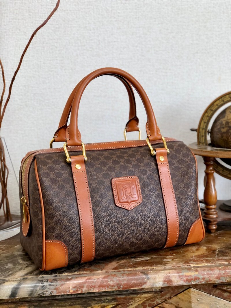 【 日本直送　名牌中古包 】CELINE セリーヌ マカダム ブラゾン型押し コーナー レザー ミニボストン ハンドバッグ ブラウン zgh2cx - 手提包/手提袋 - 真皮 咖啡色