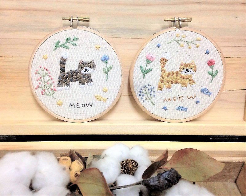 Hand Embroidery Ornaments - Chubby & Candy Cat My Kitty - ของวางตกแต่ง - งานปัก หลากหลายสี