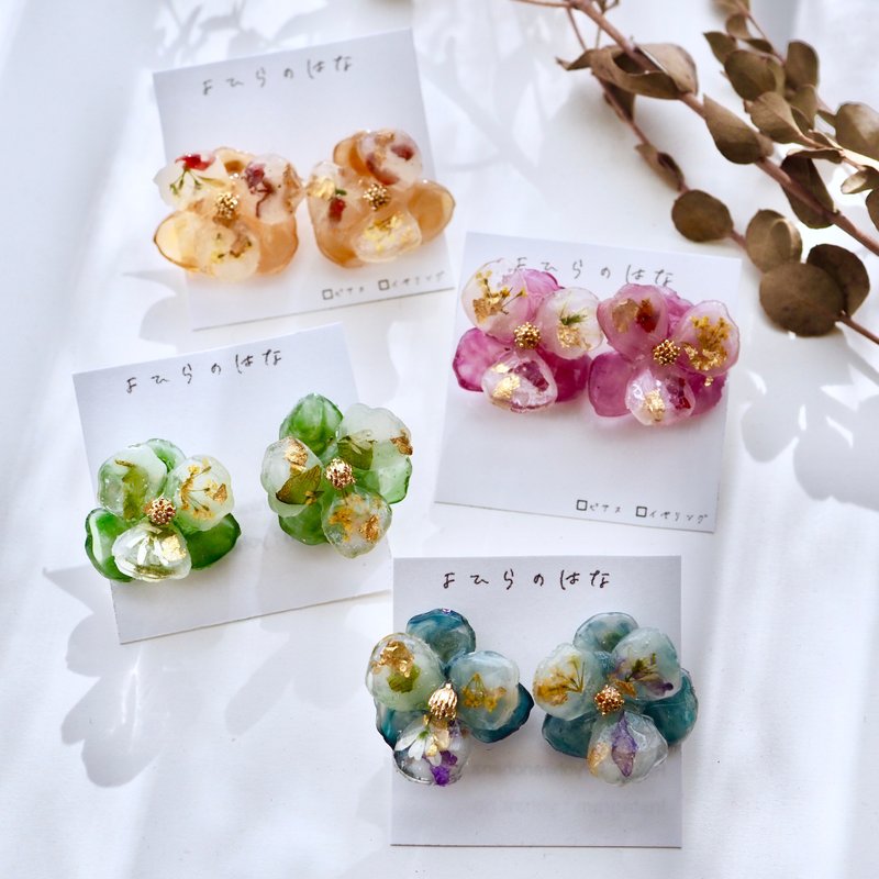 立体フラワーピアス - 耳環/耳夾/耳骨夾 - 植物．花 紅色