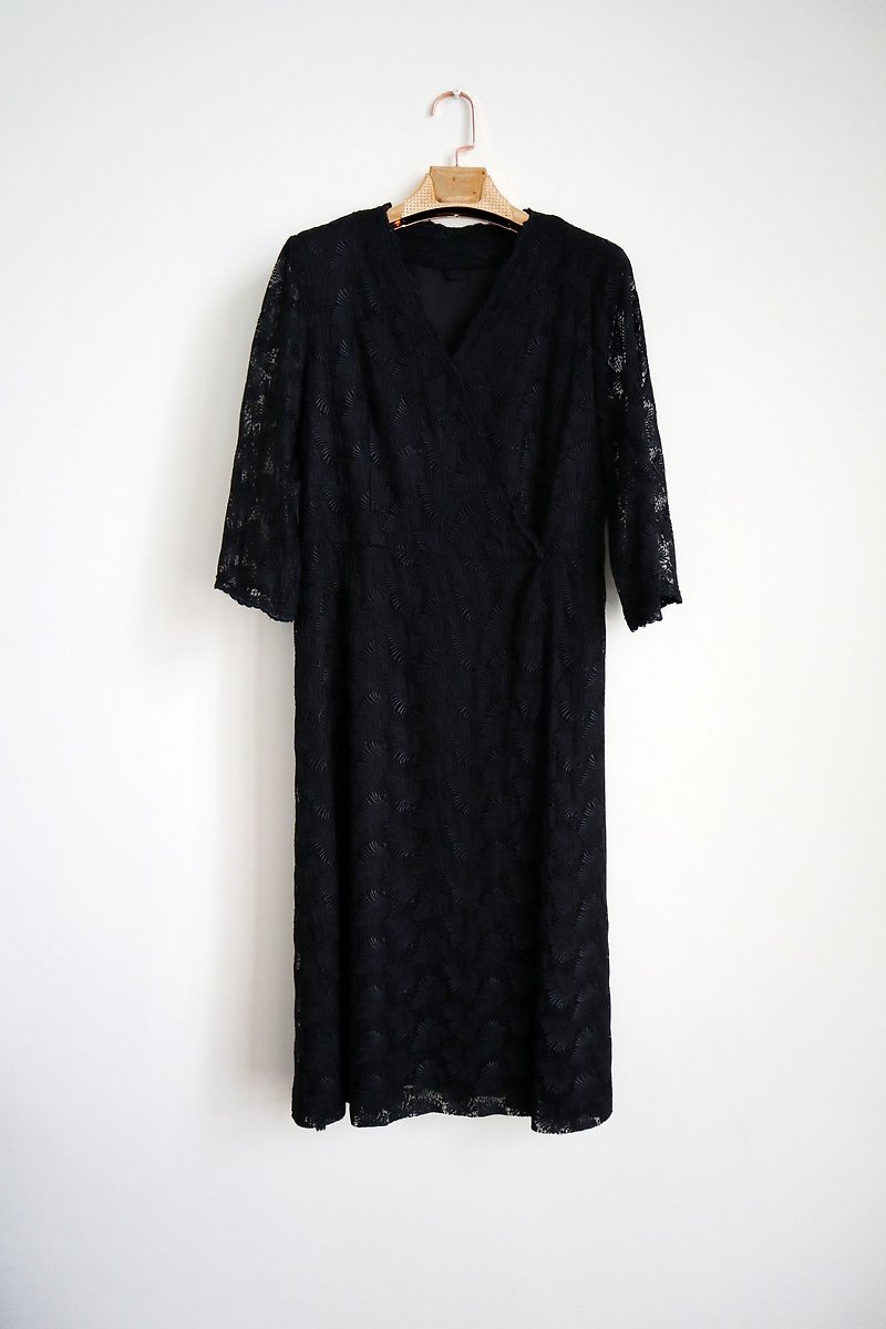 Pumpkin Vintage. Vintage gorgeous lace black dress - ชุดเดรส - เส้นใยสังเคราะห์ สีดำ