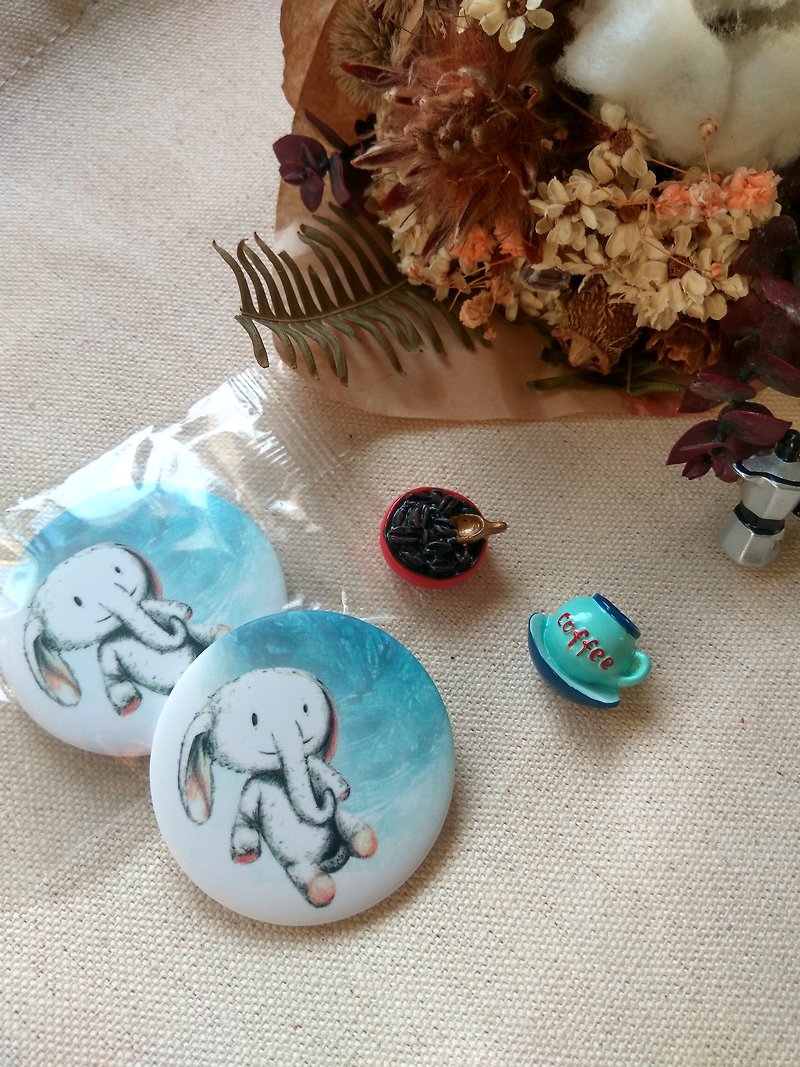 Pursue Dream Elephant Badge - Badges & Pins - Plastic 