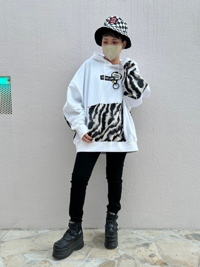 Zebra pattern hoodie/white/F size/hellcatpunks/hcp-pk-0069 - เสื้อผู้หญิง - ผ้าฝ้าย/ผ้าลินิน ขาว