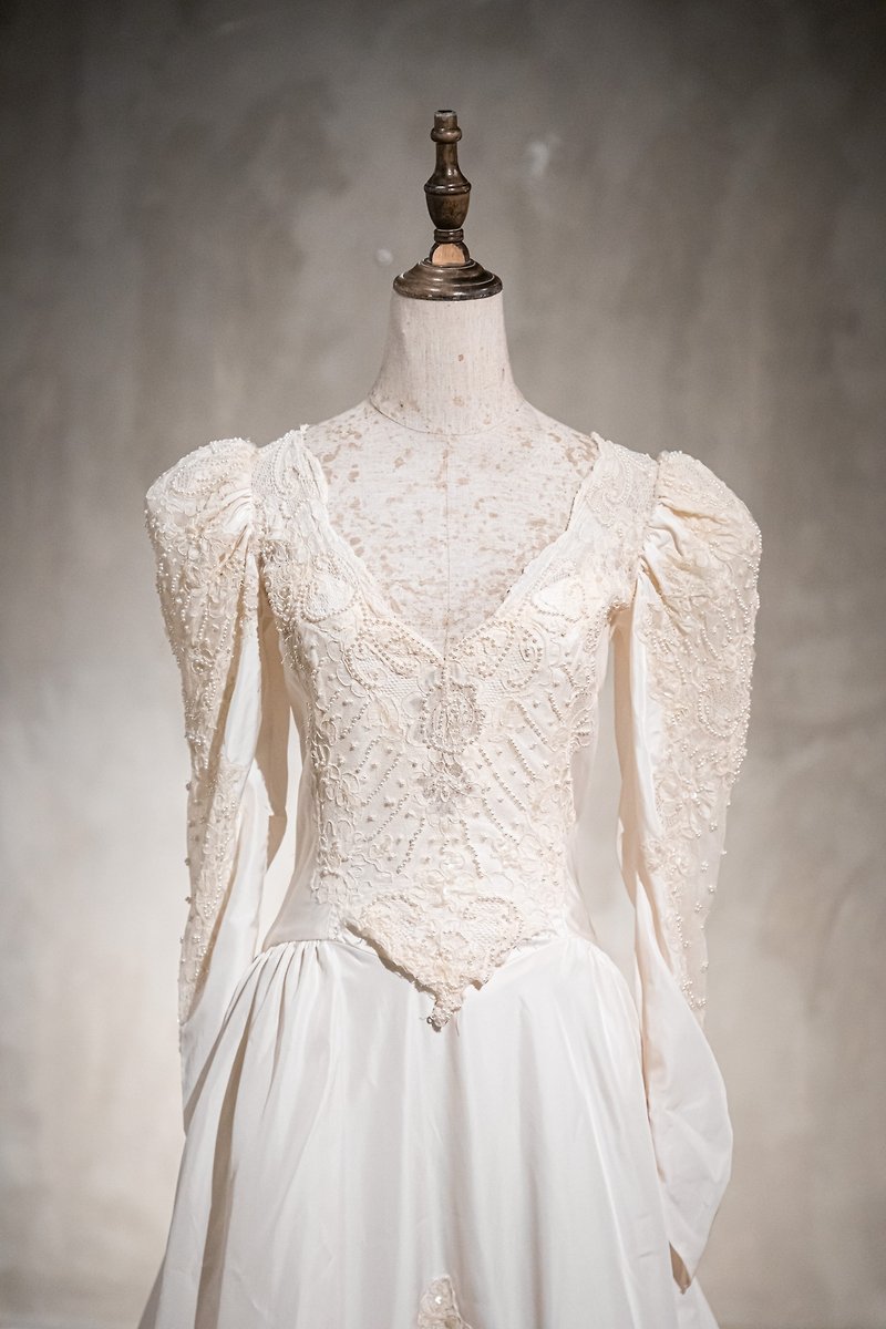 コットン・麻 ドレス ホワイト - 40年代のロイヤルウェディング長袖ベージュアンティークウェディングドレス