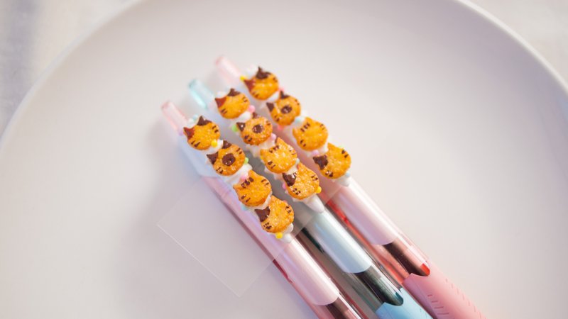 Cat Cookie Ballpoint Pen - ปากกา - ดินเหนียว สีนำ้ตาล