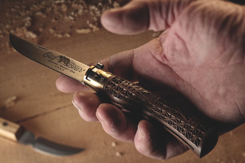 Antonini Old Bear Wood Carved hand-carved walnut folding knife (with wooden gift box) - ชุดเดินป่า - สแตนเลส สีนำ้ตาล