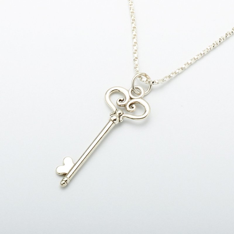 Heart key s925 sterling silver necklace Valentine's Day gift - Necklaces - Sterling Silver Silver