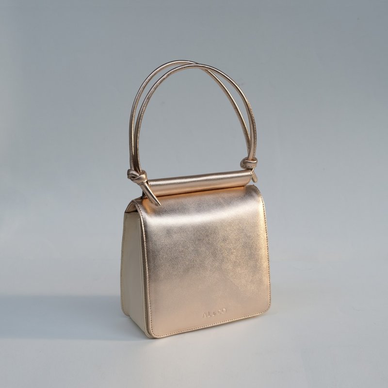 Hayden Leather Flap Bag in Foil Gold - 手提包/手提袋 - 真皮 金色