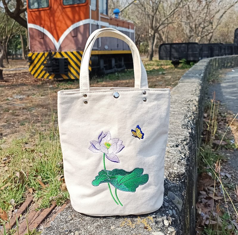 Lotus embroidered small handbag embryo cloth bag handbag - กระเป๋าถือ - ผ้าฝ้าย/ผ้าลินิน 