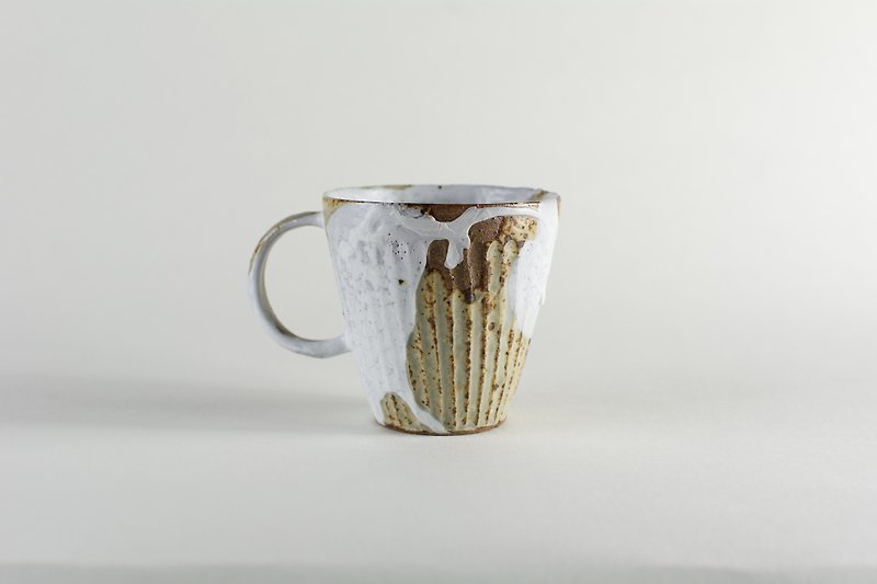 手作りコーヒーカップ - マグカップ - 陶器 カーキ