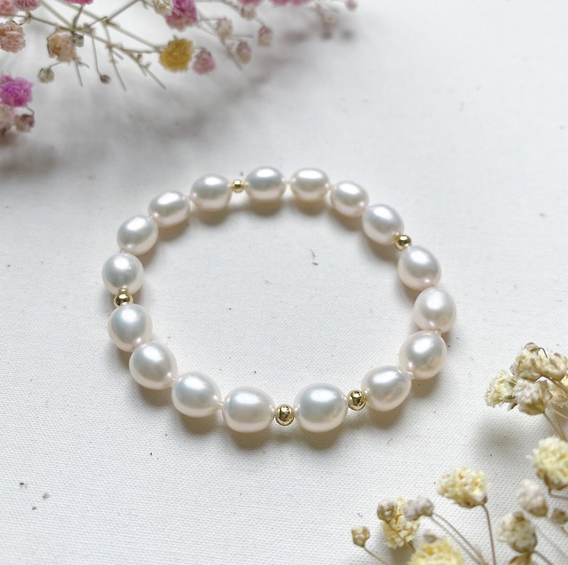 Natural Freshwater Pearl Bracelet Elastic String Bracelet White Rice Beads Irregular Pearls - สร้อยข้อมือ - ไข่มุก ขาว