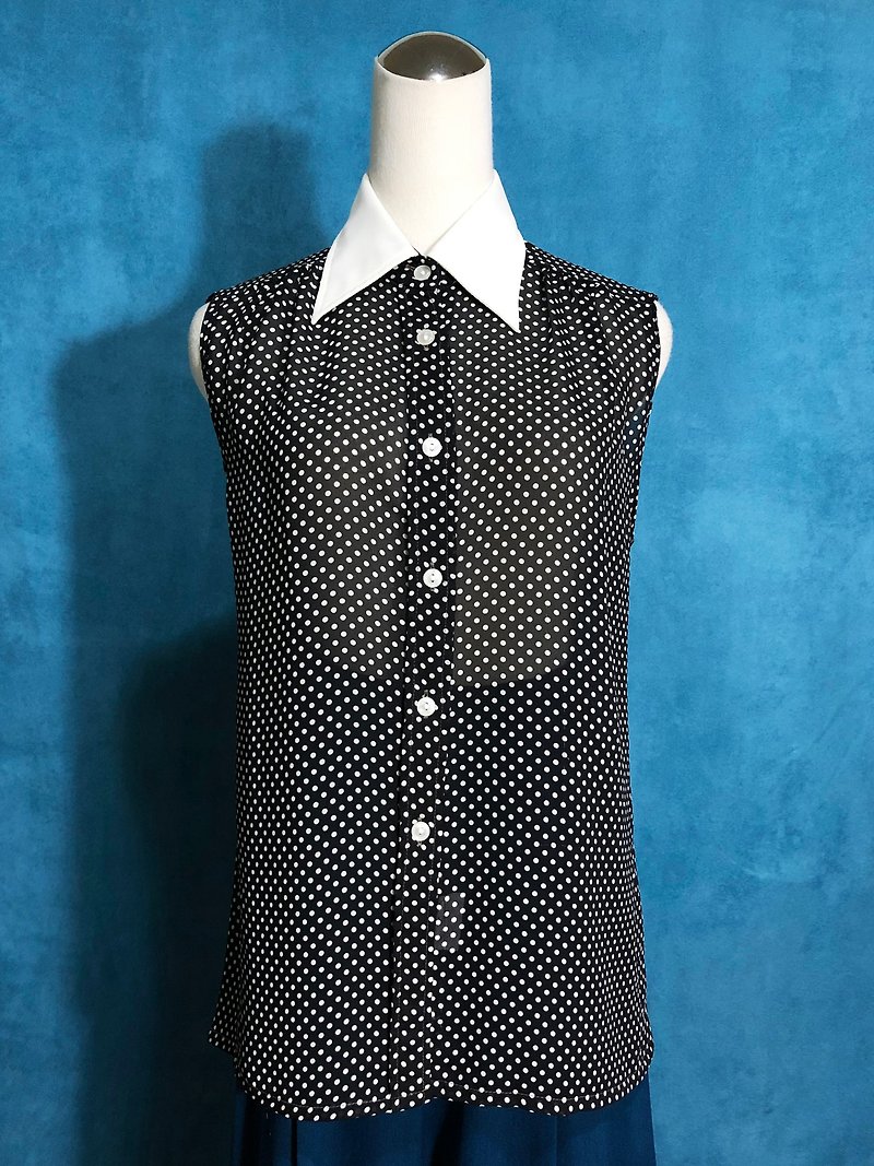 Dot white collar sleeveless vintage shirt / VINTAGE - เสื้อเชิ้ตผู้หญิง - เส้นใยสังเคราะห์ สีดำ