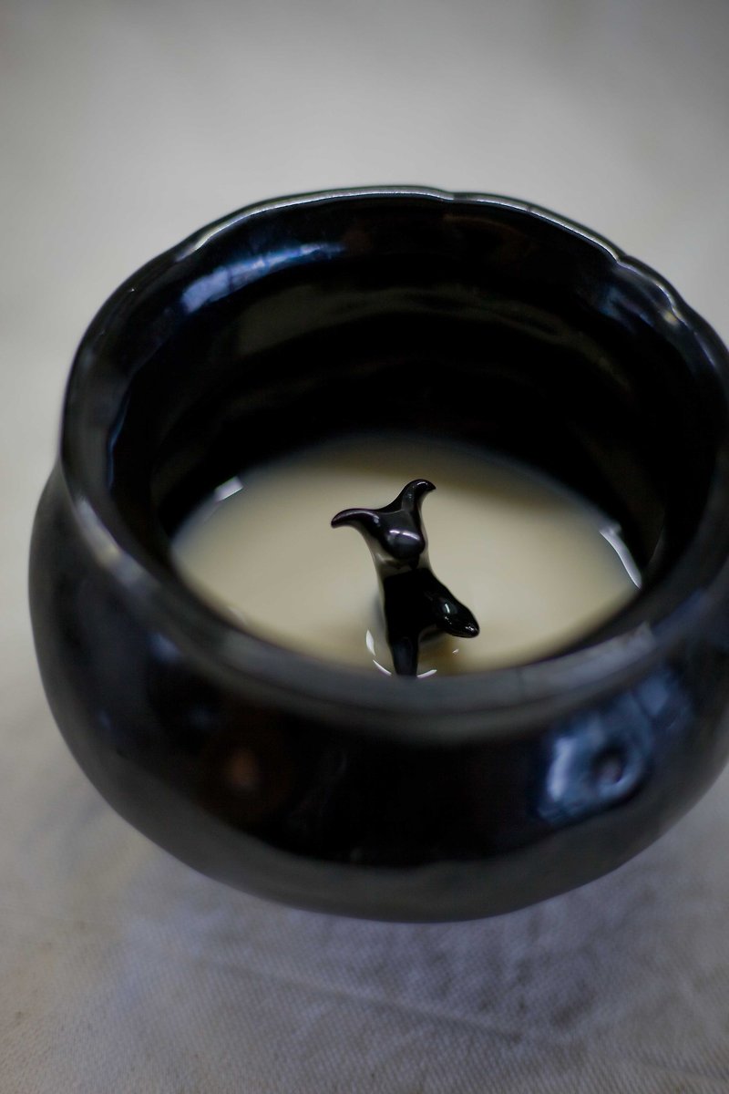 【細雨手作工坊】手捏陶-[小黑茶碗] - 茶壺/茶杯/茶具 - 其他材質 黑色