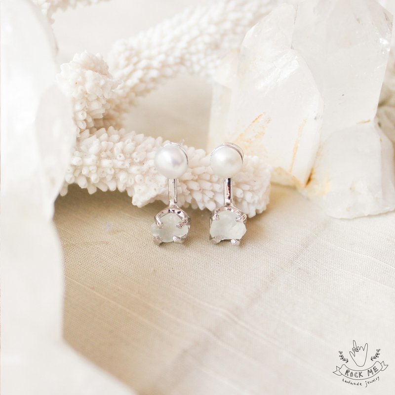 Pearl and stone Earrings - 耳環/耳夾/耳骨夾 - 半寶石 銀色