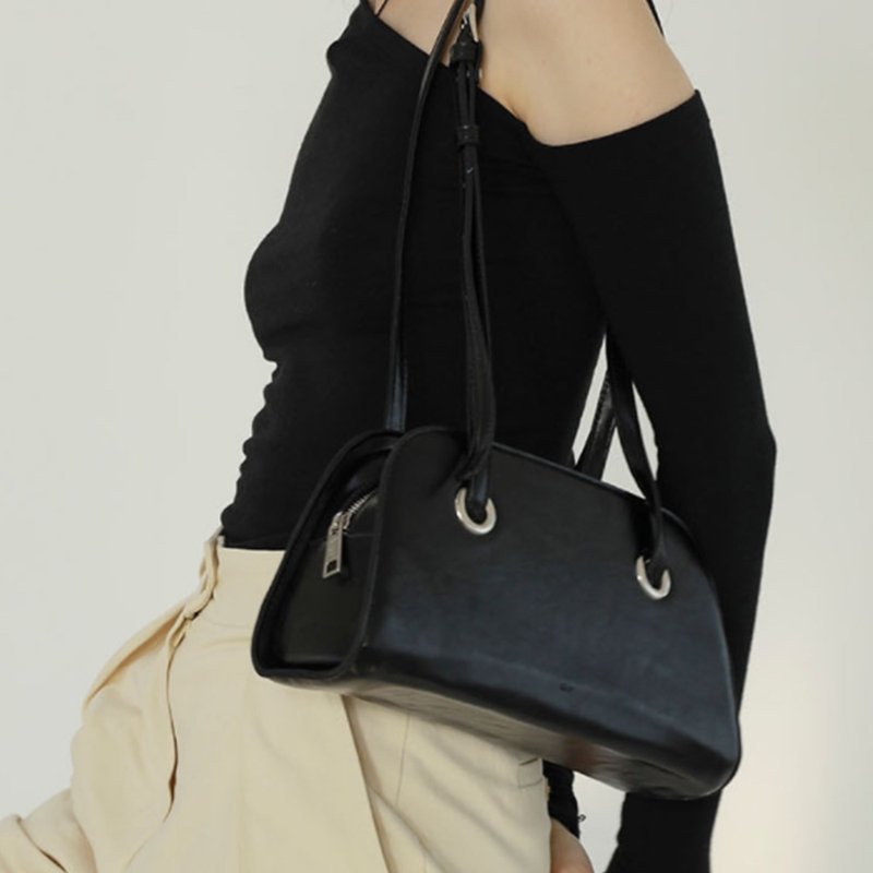 MUR Korean Crinkle Vegan Leather Bag (BLACK) - กระเป๋าแมสเซนเจอร์ - วัสดุอีโค 