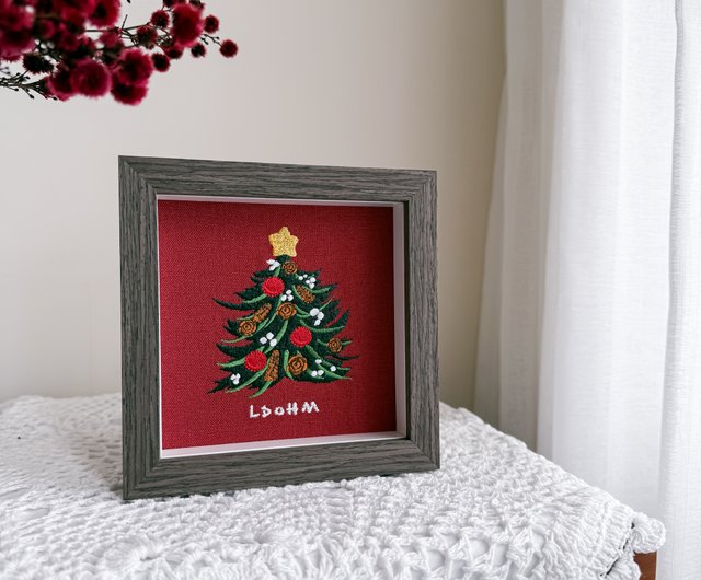 クリスマスマーケット】リース 刺繍絵画 2色 無垢材フレーム