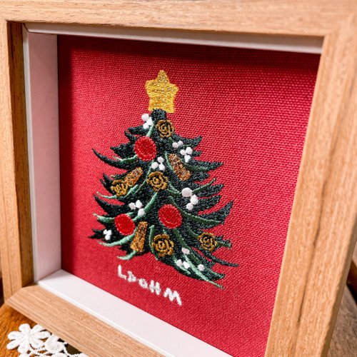 クリスマス] リース刺繍絵画 | ライトカラー無垢材フレーム