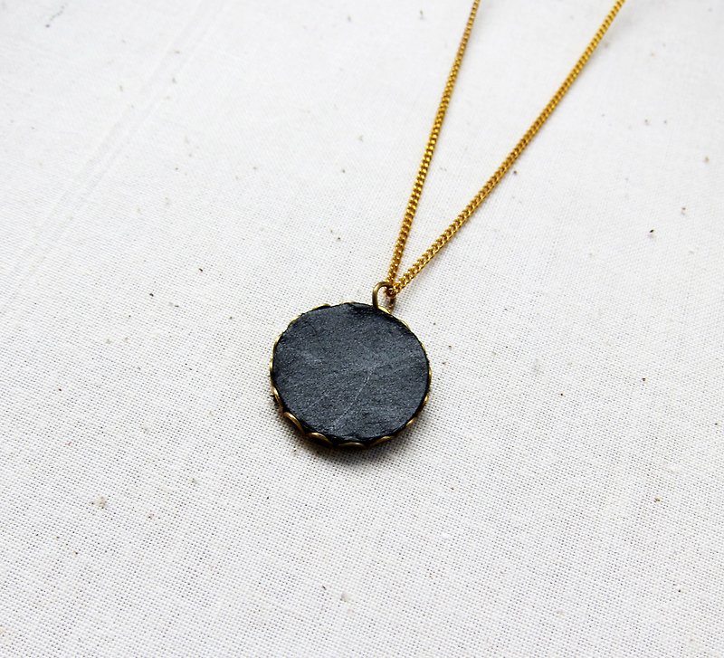Leather necklace (round) - สร้อยคอ - หนังแท้ สีดำ
