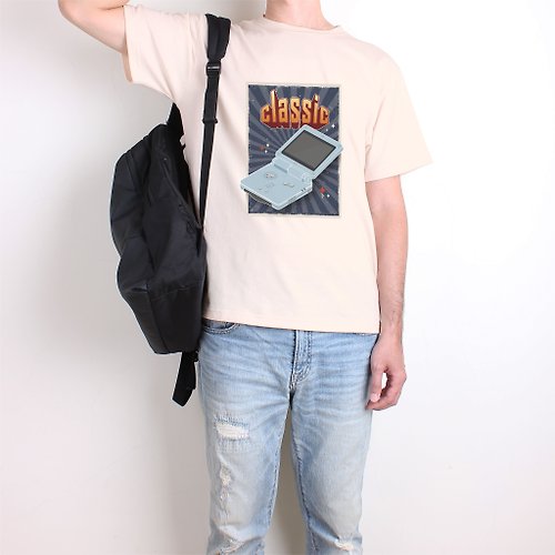 一週八天 【復古】Gameboy遊戲機 短T/男上衣/女T恤/T-Shirt