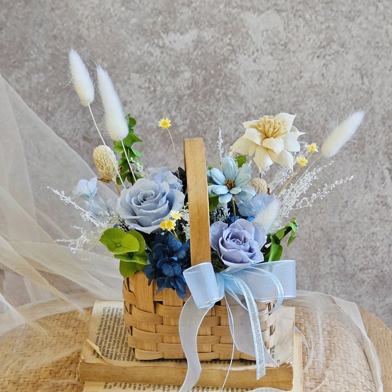 永生花小花籃 藍色系 現貨 永生花 不凋落 快速出貨 - 擺飾/家飾品 - 植物．花 藍色