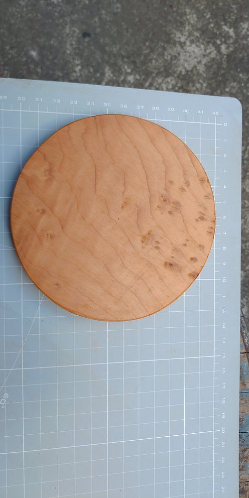 就是愛木頭 台灣黃檜木釘仔瘤圓形杯墊 直徑約12公分厚約1公分