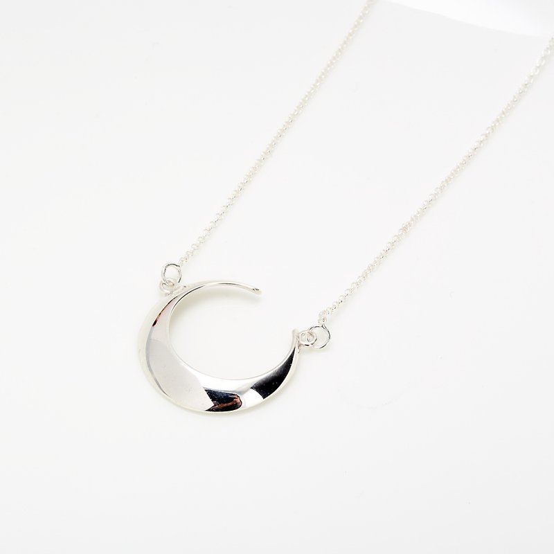 Moonlight Moon Crescent s925 sterling silver necklace Valentine's Day gift - สร้อยคอ - เงินแท้ สีเงิน